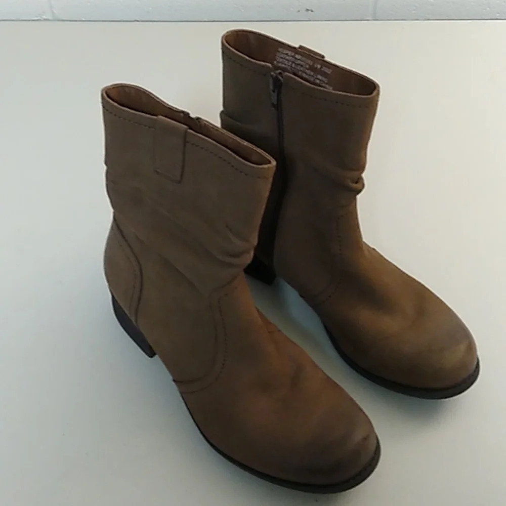 ABEO VESPER TAN BROWN SIDE ZIP ANKLE BOOT BLOCK HEEL